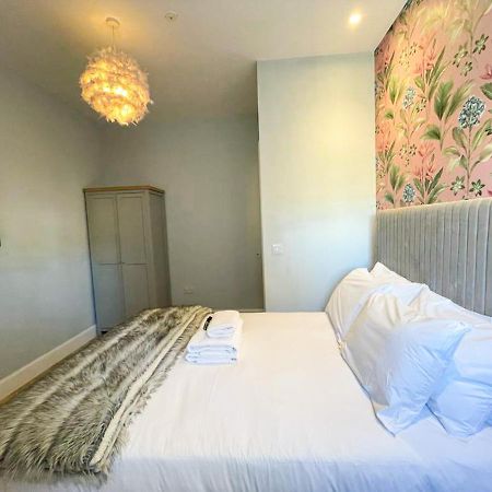 Apartamento Beautiful 2Br, Private Entry In Vibrant Leith Edimburgo Exterior foto