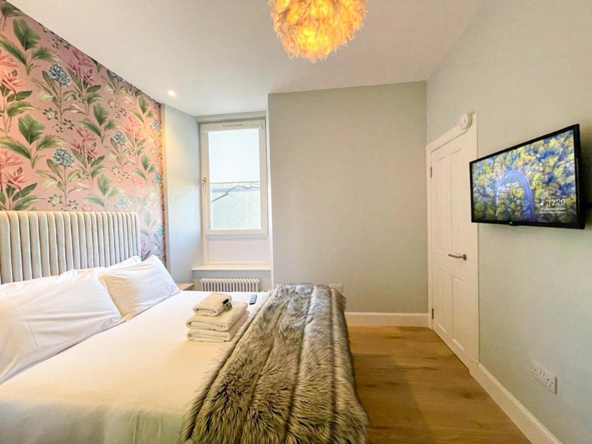 Apartamento Beautiful 2Br, Private Entry In Vibrant Leith Edimburgo Exterior foto