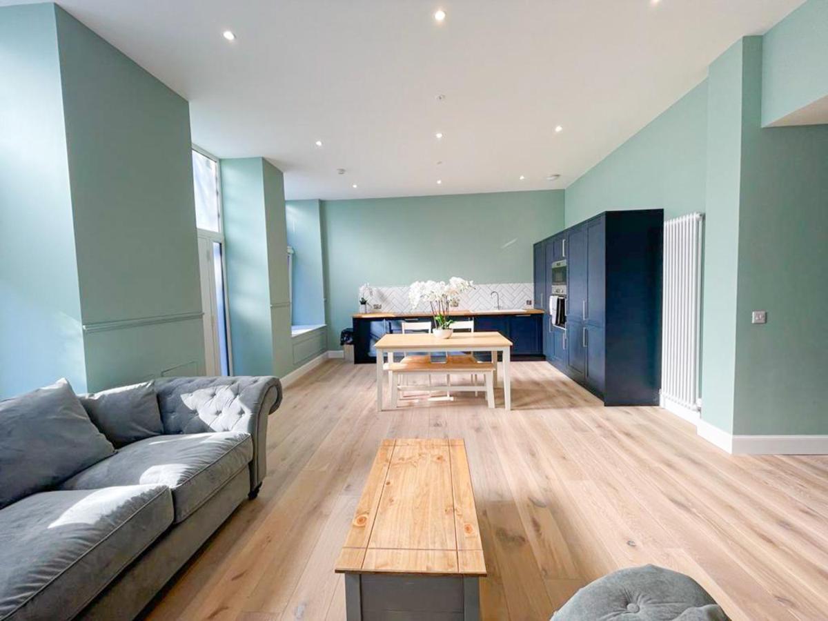 Apartamento Beautiful 2Br, Private Entry In Vibrant Leith Edimburgo Exterior foto
