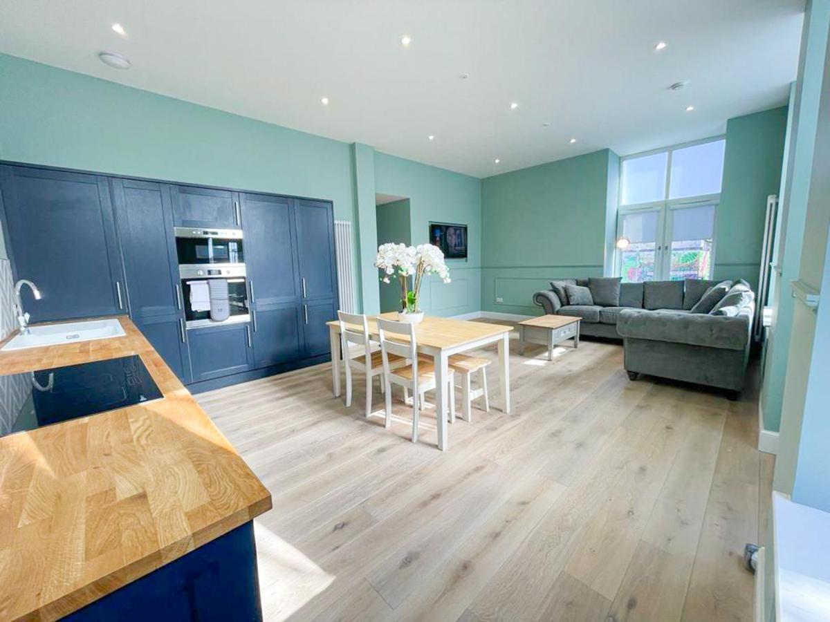 Apartamento Beautiful 2Br, Private Entry In Vibrant Leith Edimburgo Exterior foto
