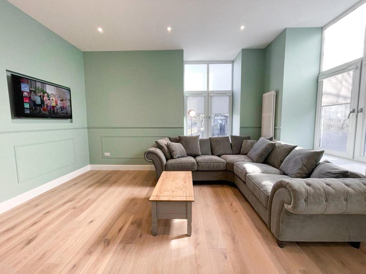 Apartamento Beautiful 2Br, Private Entry In Vibrant Leith Edimburgo Exterior foto